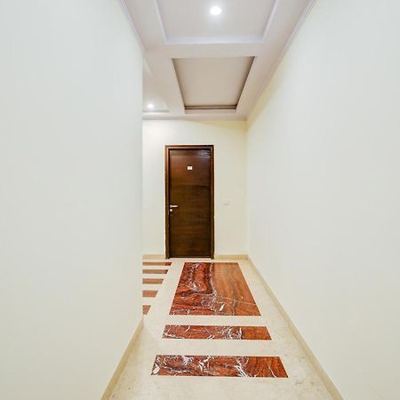 Super Townhouse Oak Sector 25 Gurgaon Ξενοδοχείο Εξωτερικό φωτογραφία