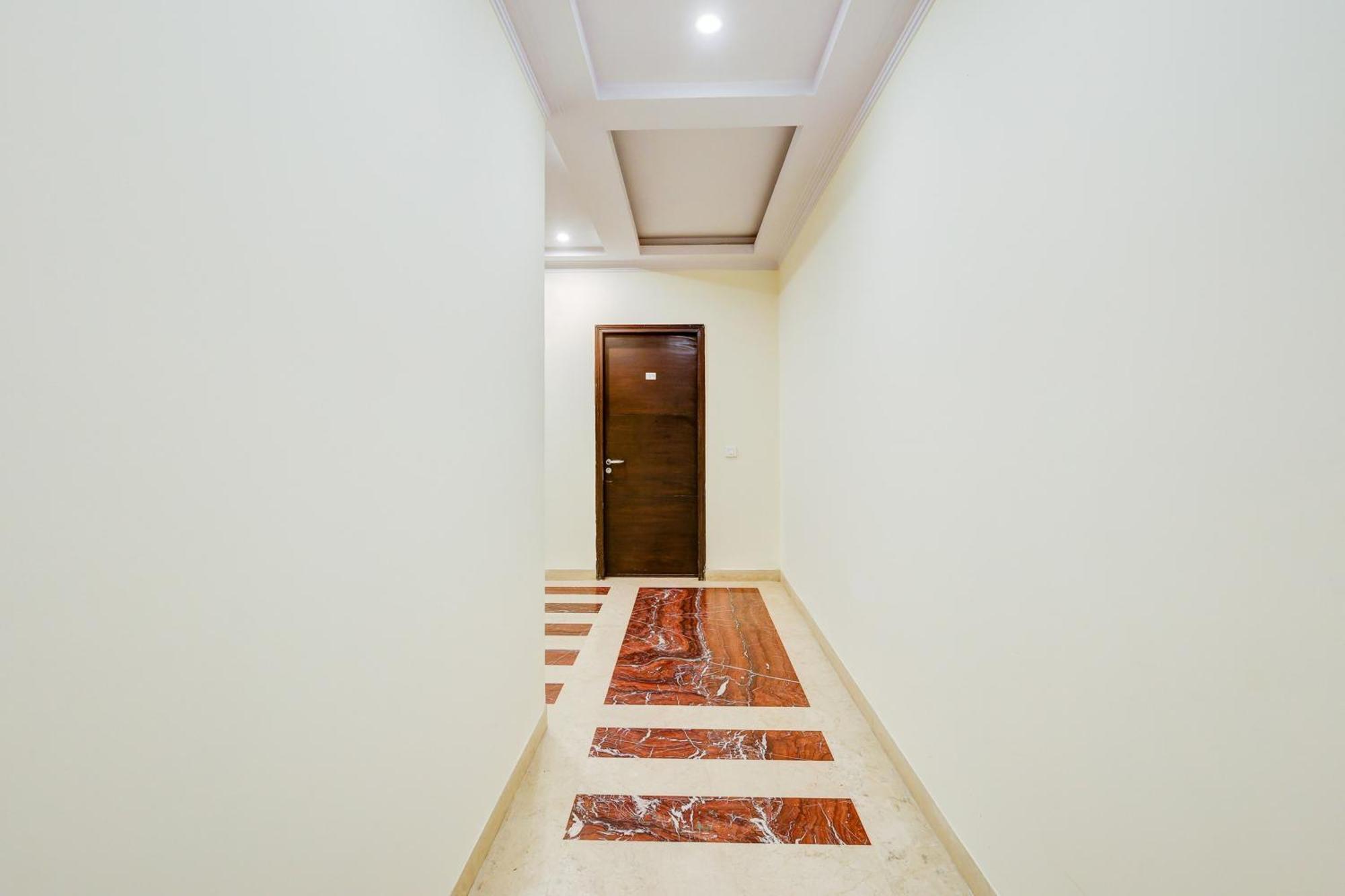 Super Townhouse Oak Sector 25 Gurgaon Ξενοδοχείο Εξωτερικό φωτογραφία