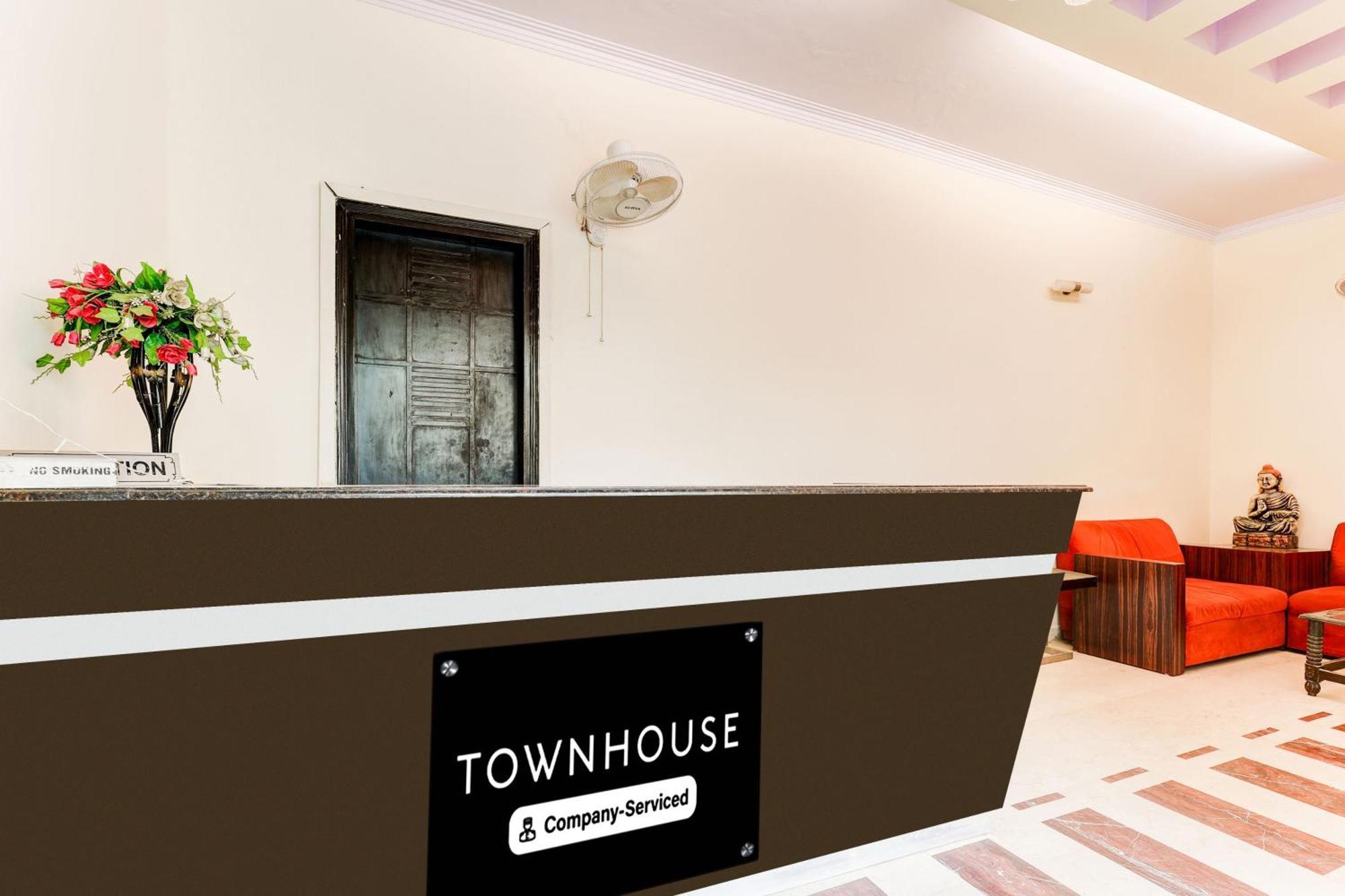 Super Townhouse Oak Sector 25 Gurgaon Ξενοδοχείο Εξωτερικό φωτογραφία