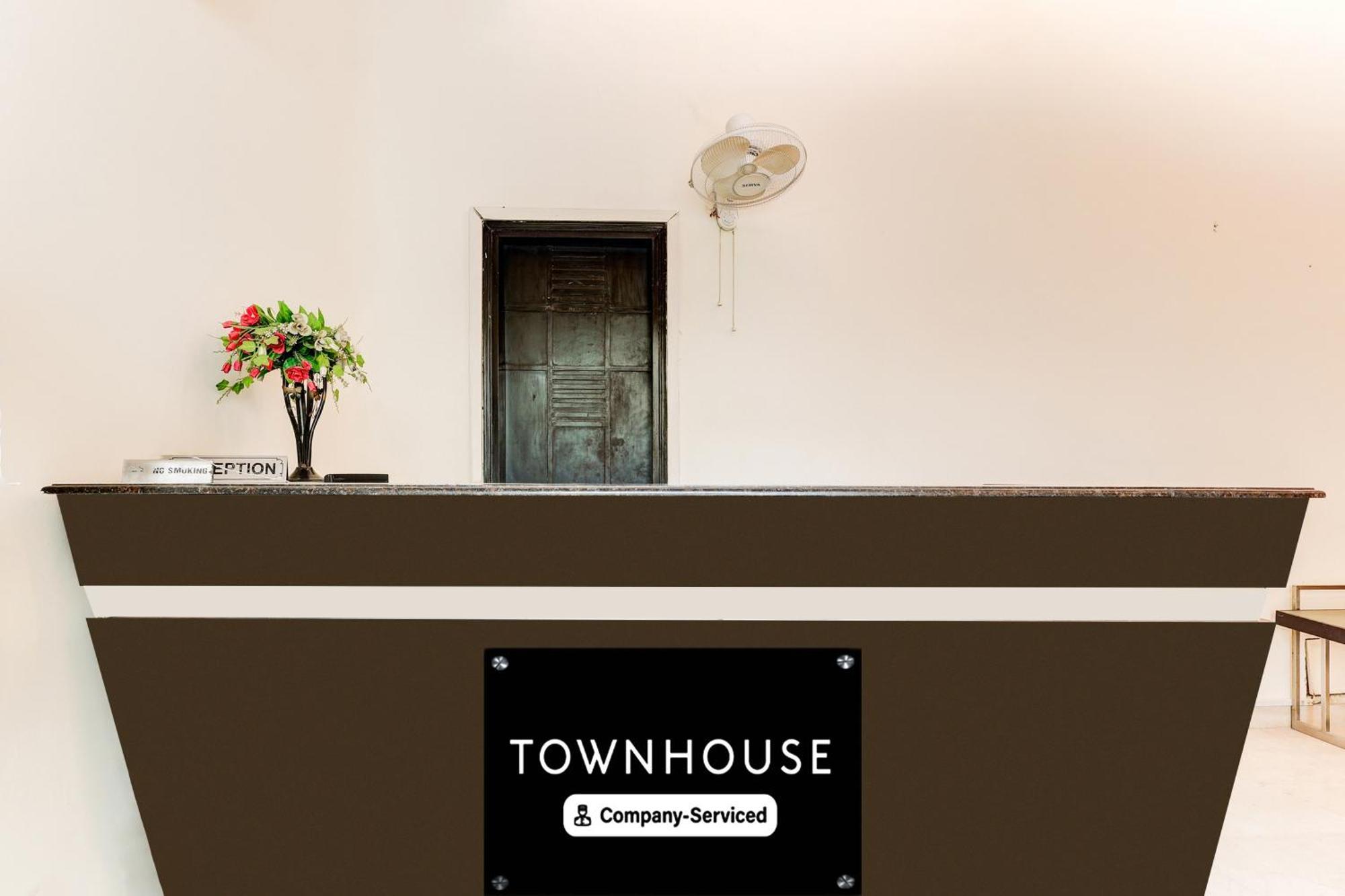 Super Townhouse Oak Sector 25 Gurgaon Ξενοδοχείο Εξωτερικό φωτογραφία